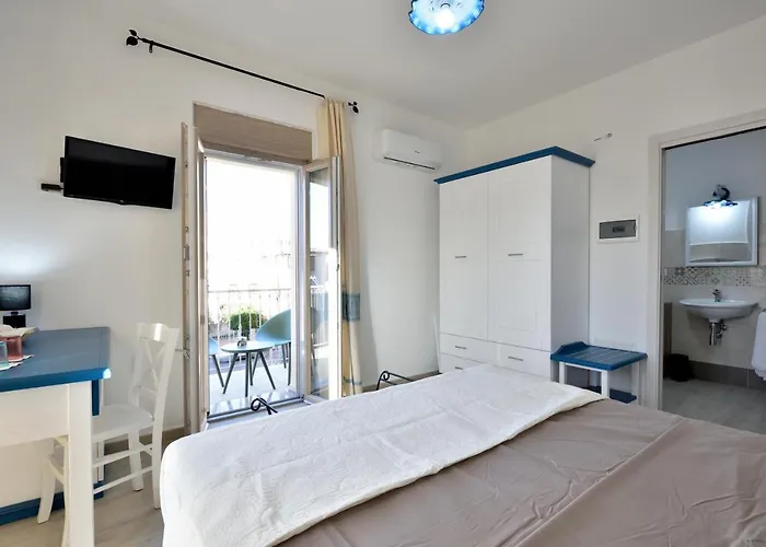 Πανσιόν Inah 3*