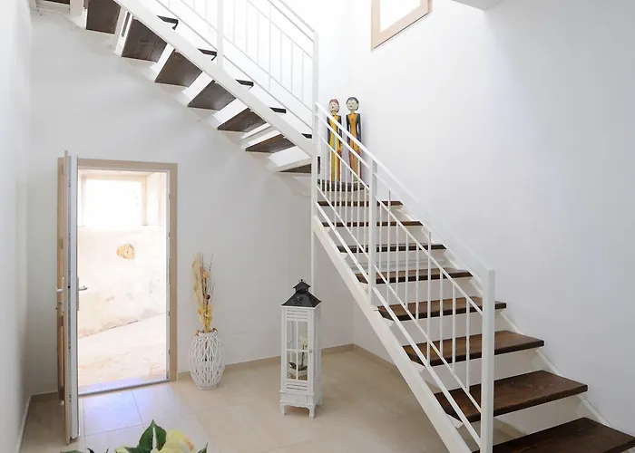 Inah Πανσιόν 3*